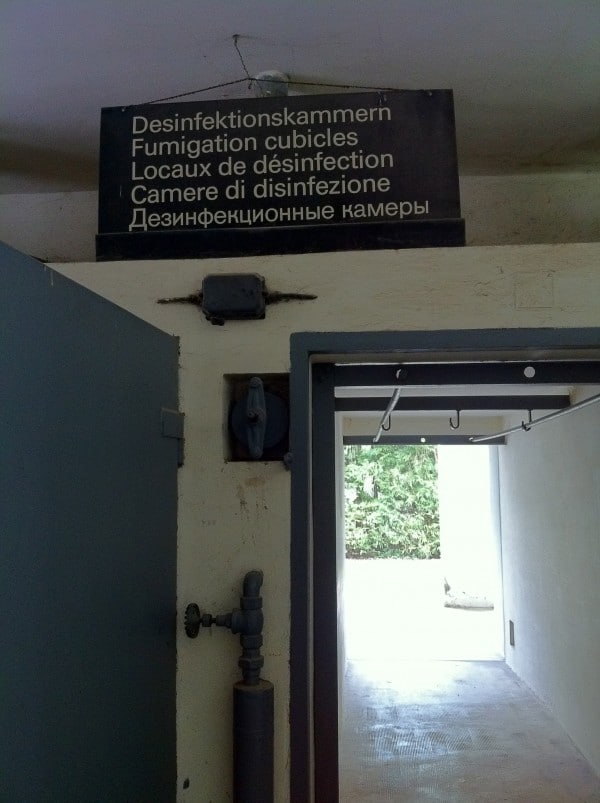 Der Desinfektionsraum im Gebäude des Krematoriums