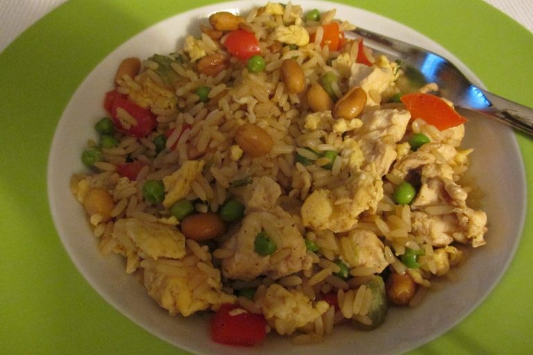 Reispfanne mit Hähnchen und Gemüse