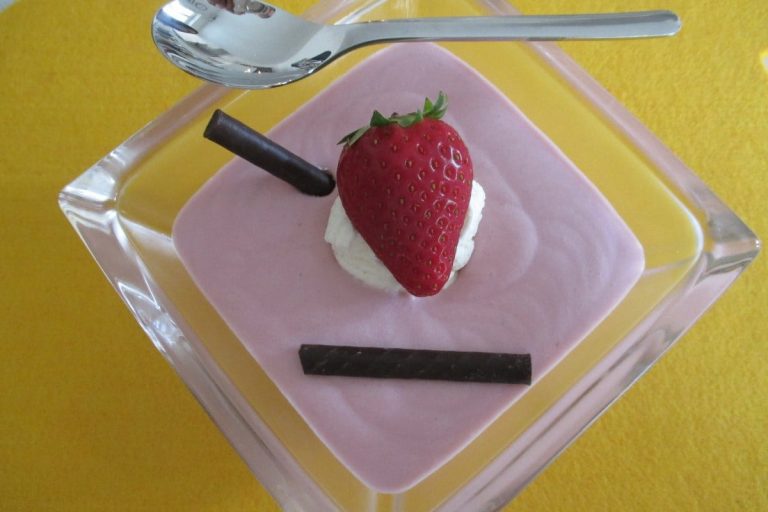 Erdbeer-Sahne Dessert - ein besonderer Nachtisch