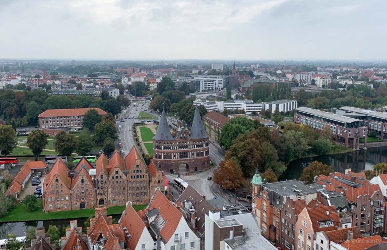 Hansestadt Lübeck - Historische Altstadt mit dem Holstentor und vielen weiteren Sehenswürdigkeiten wie Hansemuseum, Buddenbrookhaus, Günter-Grass-Haus, Museum Behnhaus Drägerhaus