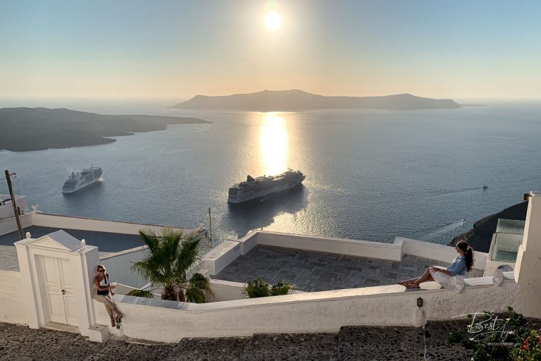 Kreuzfahrt zu den Griechischen Inseln mit der Norwegian Jade. Die Sonne geht unter -Abschied von Santorini